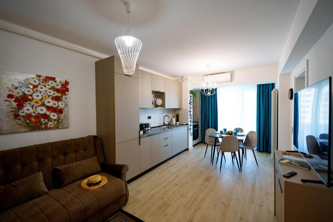 Royale Sundance 224 Infinity Beach Pool & Spa Mamaia Nord นาโวดาริ ภายนอก รูปภาพ